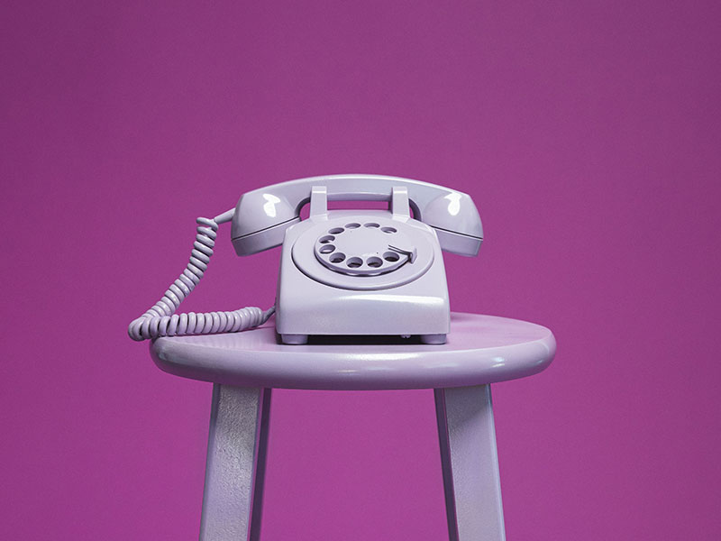 telefonami chatta scrivi una mail
